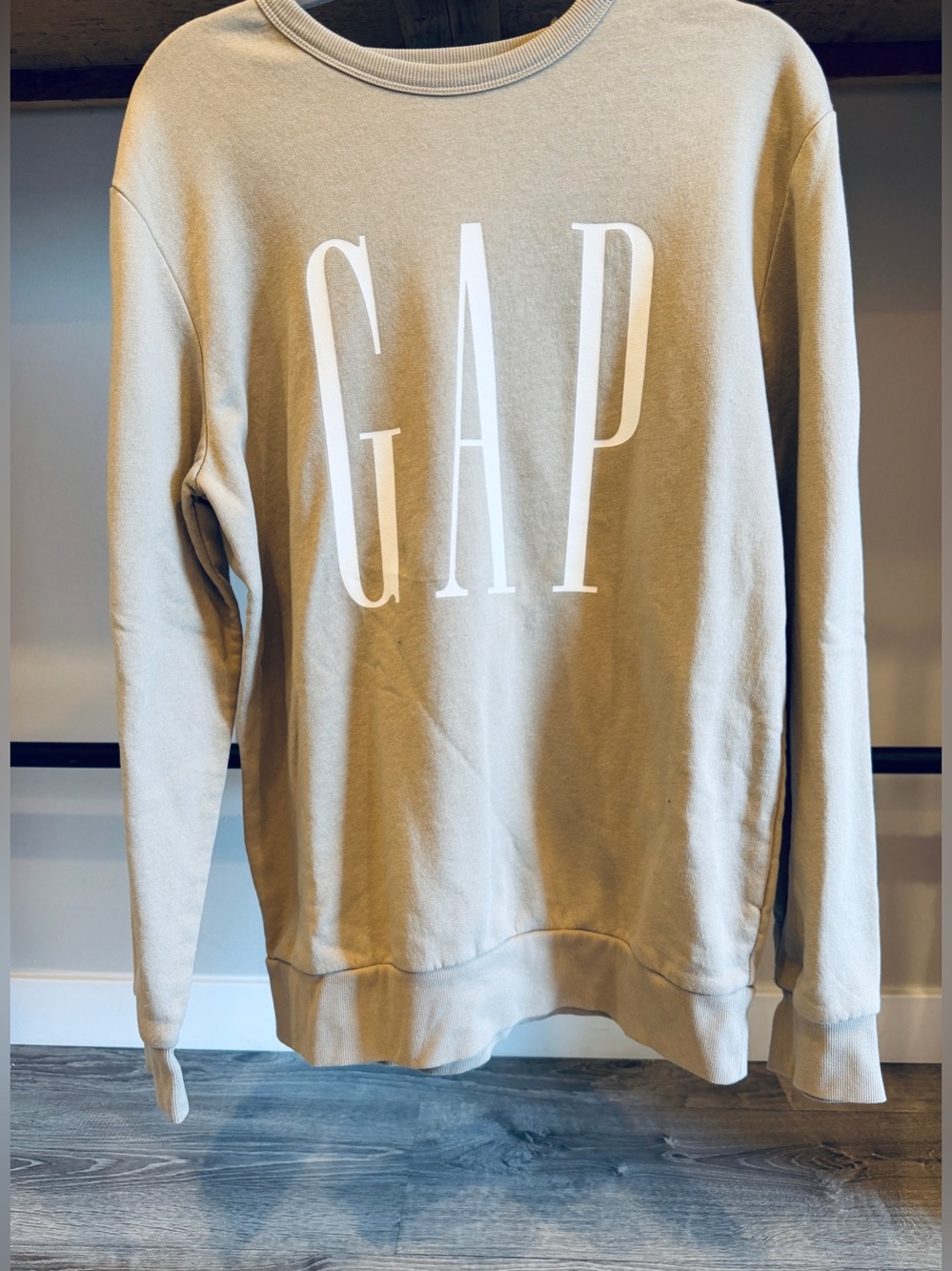 GAP Tan and White Crewneck Sweatshirt (L)